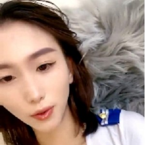 美女诱惑服装扭动小腰，1V1.96GB百度盘转载搬运