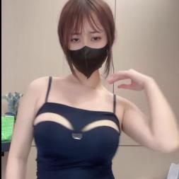 VIP女神桃柒柒（奈奈）30个视频304张图片，抖馒头舞蹈+妹妹生活照，身材颜值在贤娆别错过！